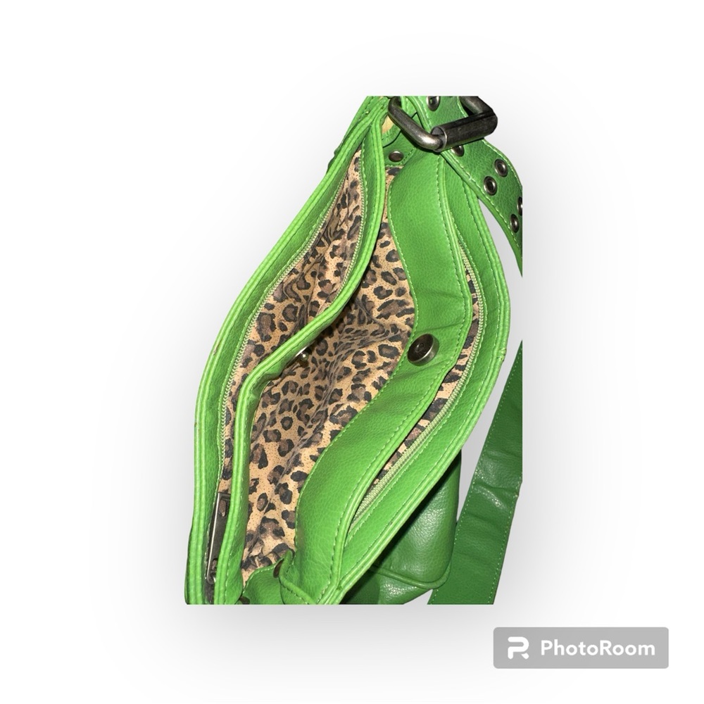Apple 🍏 Green shoulder bag. Multiple pockets - Picture 3 of 5